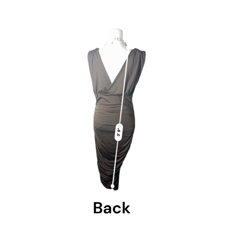 Size L LYANER Chocolate Brown Ruched V-Neck Sleeveless Form-Fitting Midi Dress - Picture 7 of 7